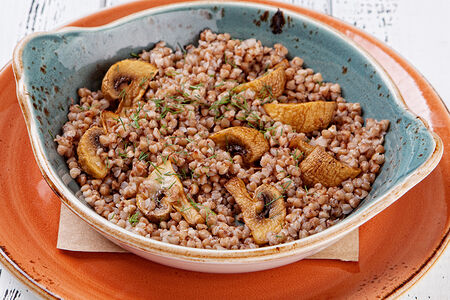 Гречка с грибами и луком