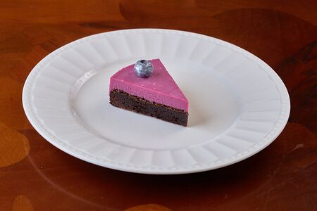 Брауни с чёрной смородиной