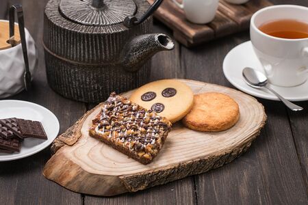 Домашнее печенье шоколадное с грецким орехом