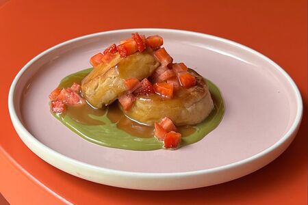 Сырники с матчей и карамелью