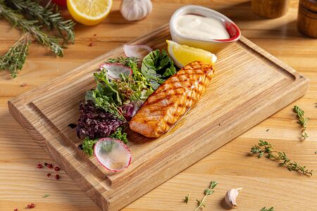 Стейк из лосося