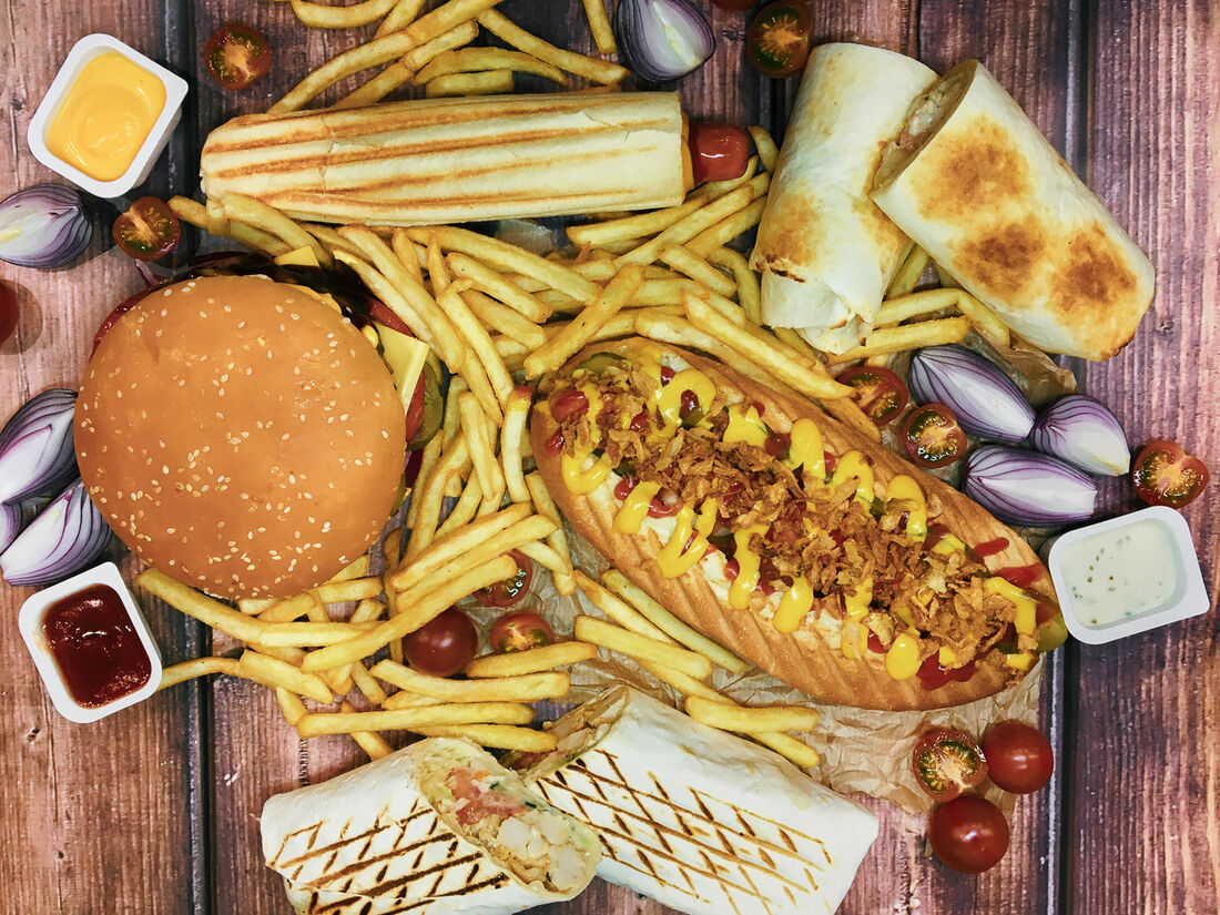 Дичь приколы. Шаурма и шашлык логотип. Полная дичь смоленск. Полная дичь. Полная дичь.