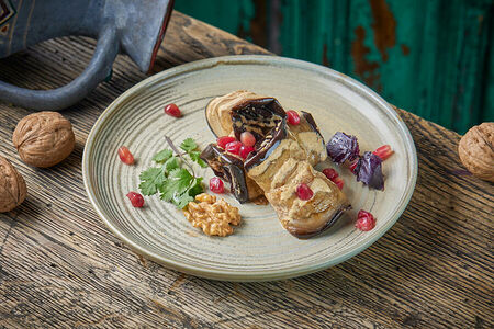 Баклажан с грецким орехом