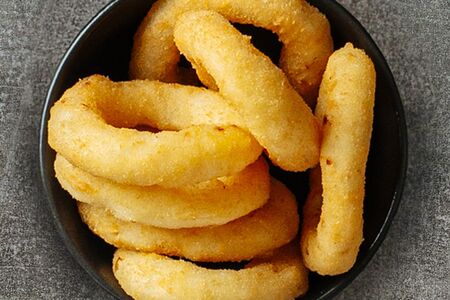 Луковые кольца с соусом тартар