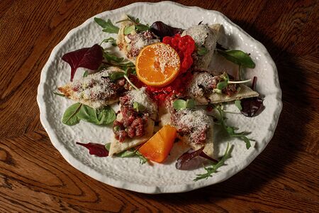 Тар-тар из телятины со снегом из пармезана