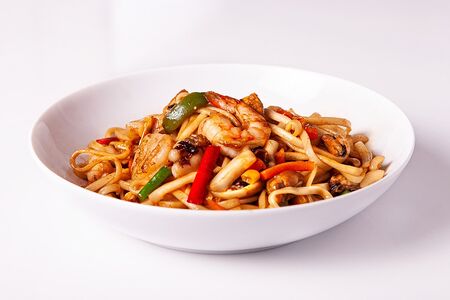 Лапша Удон с морепродуктами в соусе Терияки