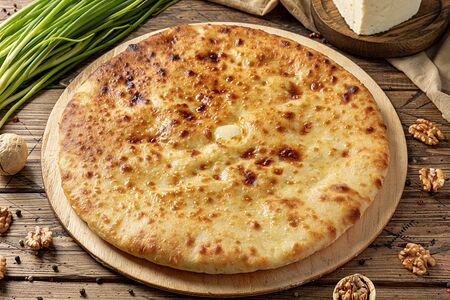 Осетинский пирог с сыром, орехом и репчатым луком