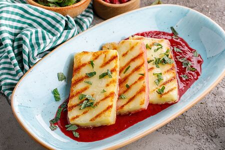 Сыр халуми на гриле