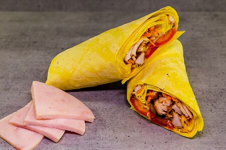 Шаверма сырная с курицей и ветчиной