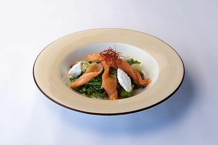 Салат с семгой под апельсиновым соусом