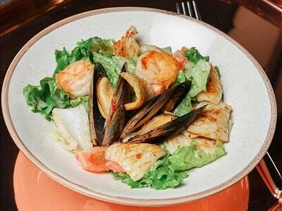 Салат с морепродуктами