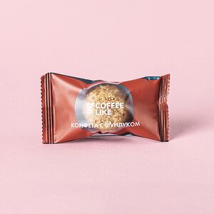 Конфета ореховая с фундуком