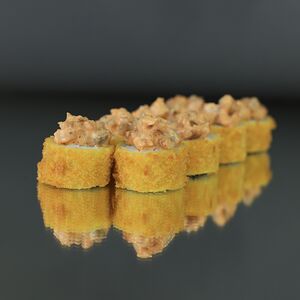 Жареный ролл с пикантным угрем