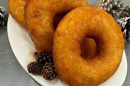 Набор пышек с сосновыми шишками