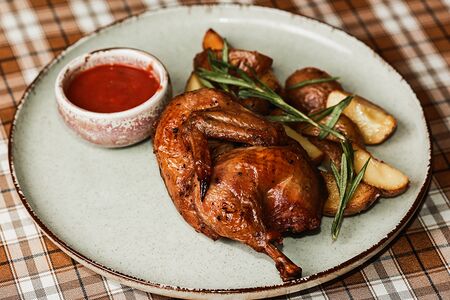 Половинка цыпленка корнишона