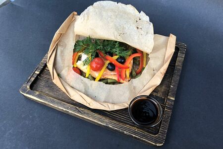 Треска запеченная с овощами