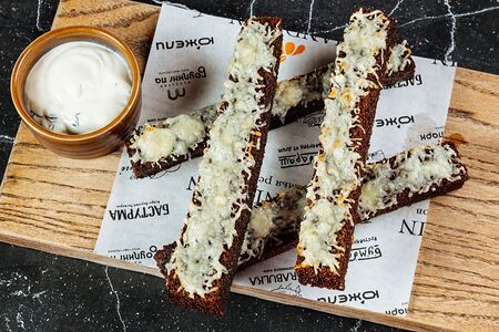 Гренки чесночные