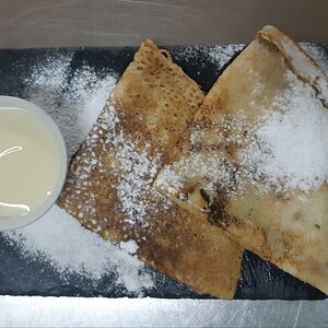 Блинчики и сгущённое молоко