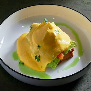 Бенедикт с лососем слабой соли