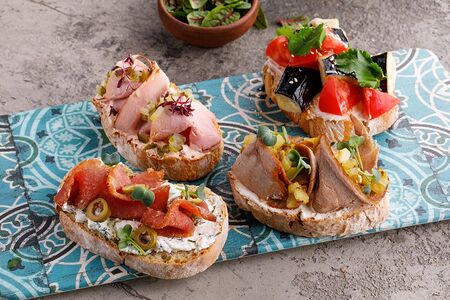 Ассорти из брускетт