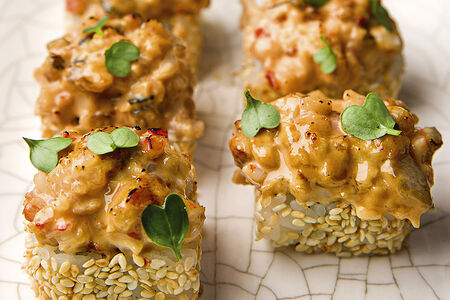 Ролл Спайси-эби-унаги