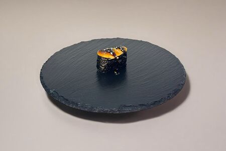 Запечённые суши с лососем