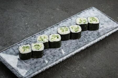 Маки с огурцом