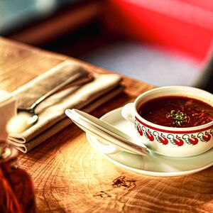 Борщ с мильфеем из смальца