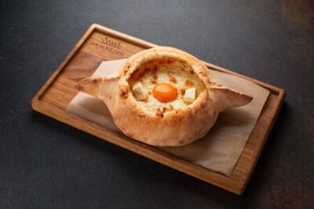 Аджарская лодочка с очищенным тестом