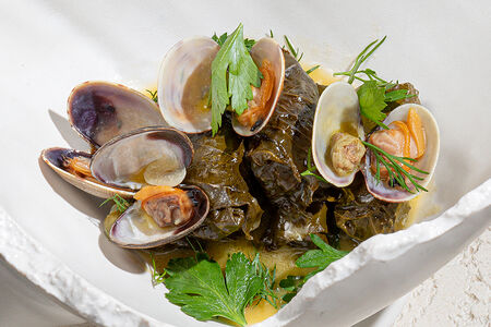 Долматакия с морепродуктами