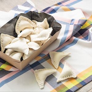 Пельмени с семгой и сливочным сыром (полуфабрикат)