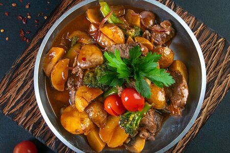 Жареха из говядины и овощей