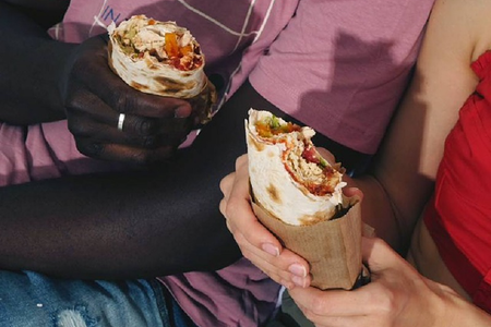 Шаверма в пшеничном лаваше с тофу