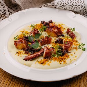 Осьминог обжаренный