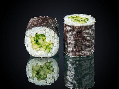 Мини-ролл с огурцом