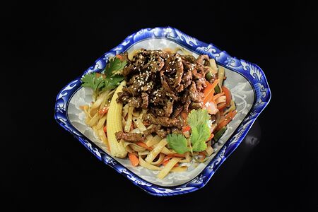 Удон с говядиной