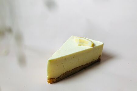 Торт Чизкейк лимонный