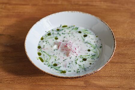 Окрошка на кефире с телячьим языком