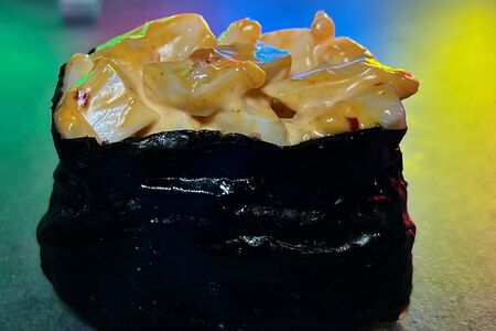 Запеченный гункан с кальмаром