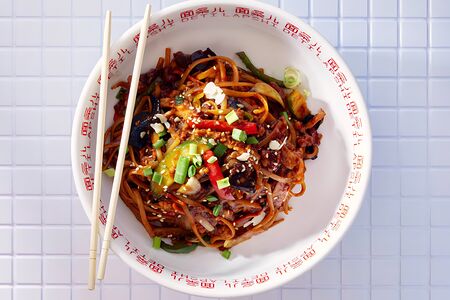 Сычуаньская лапша с курицей 