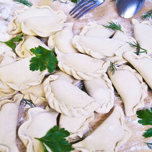 Вареники с творогом и зеленым луком