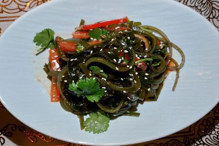 Салат из морской капусты