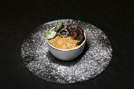 Мацони с медом и орехами