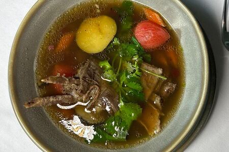 Похлебка на оленьих ребрах с белыми грибами