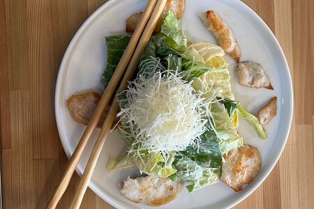 Салат Цезарь с курицей