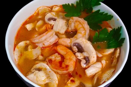 Китай Том ям с курицей