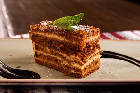 Торт медовик