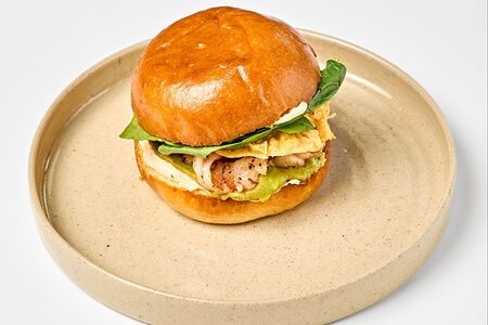 Булочка с креветками