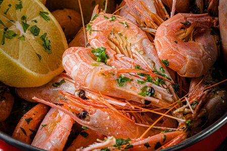 Креветки в чесночном соусе