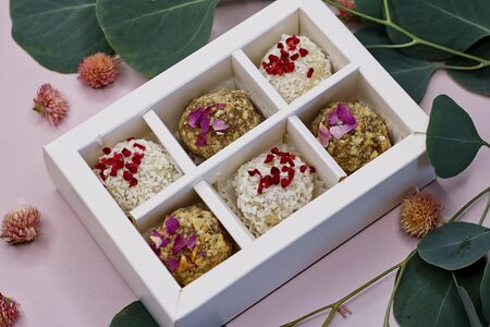 Набор конфет White truffle (белый) 6 шт в коробке